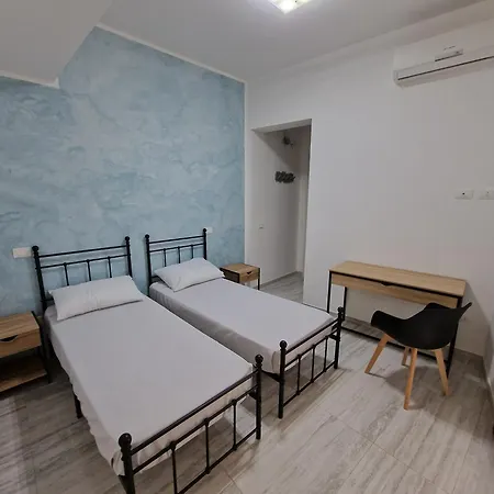 Agora Di *
